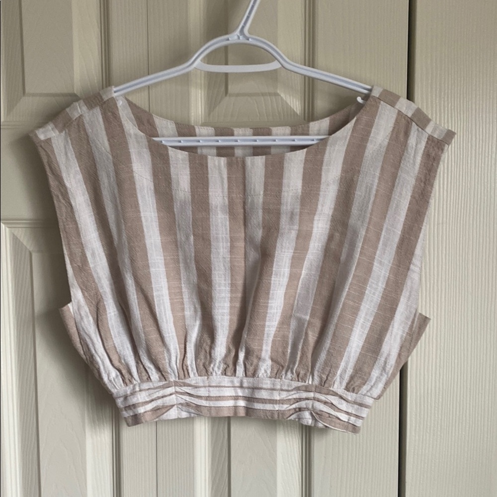 DONATED ❌Cream and White Smocked Crop Blouse Size M